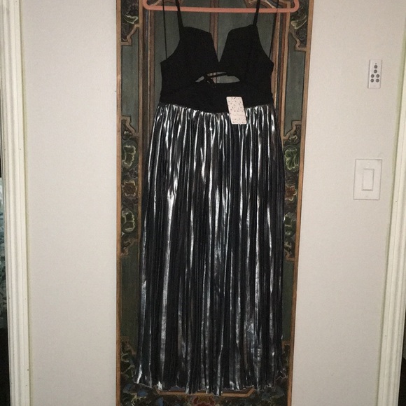 Free People Dresses & Skirts - FREE PEOPLE Metallic Pleated Cut Out Midi Dress